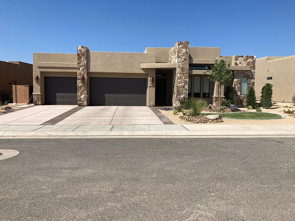 4749 N Cottontail Dr