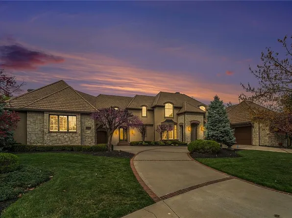 3852 W 139th Ter, Leawood, KS 66224