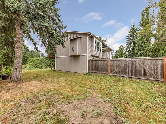 3rd image of 5005 110th Pl NE
