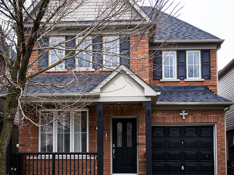 22 Marriner Cres — Photo 1