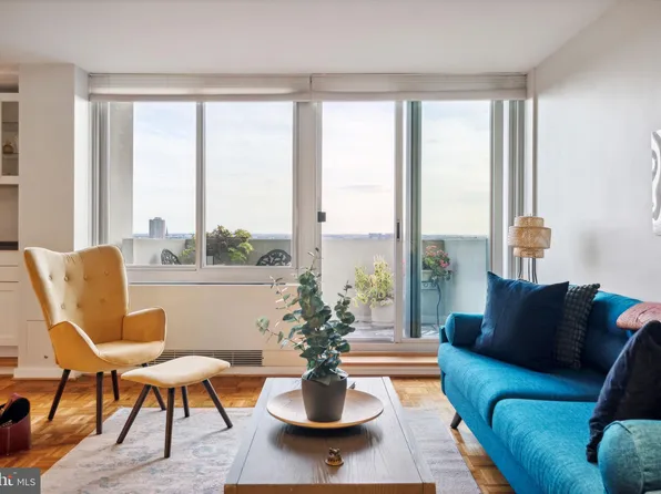 604 S Washington Sq APT 1407, Philadelphia, PA 19106