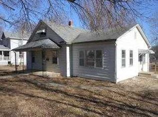 809 Elm St, Valley Falls, KS 66088
