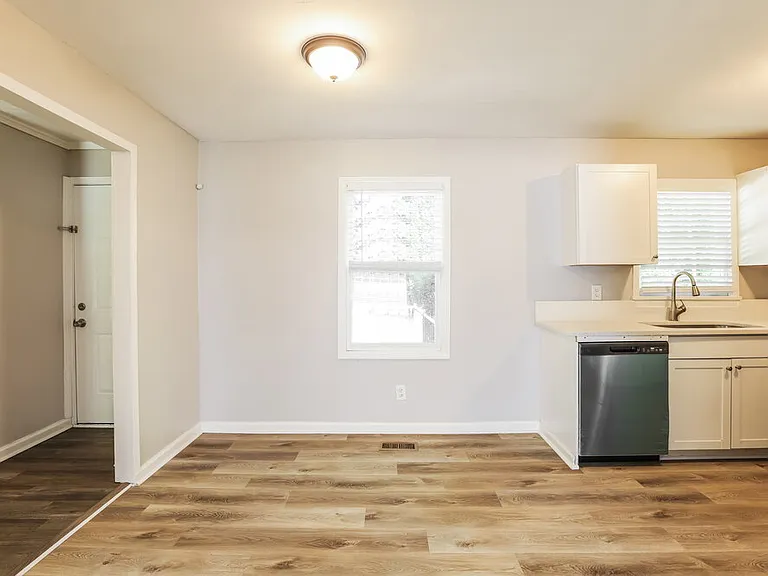 842 Bonneville Ter NW — Photo 7