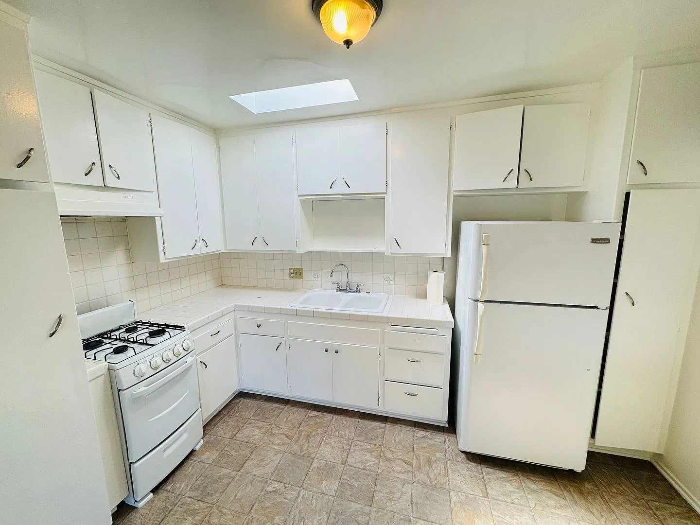 992-Homeside — Photo 2