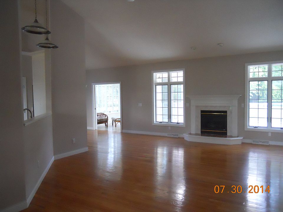 Great room with gas fireplac