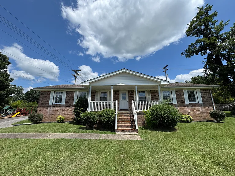 503 Center Dr — Photo 1
