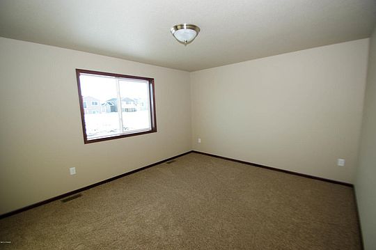 5th image of 2403 10th St W