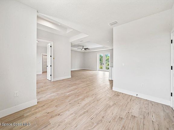 4th image of 2890 Madden Ave SW