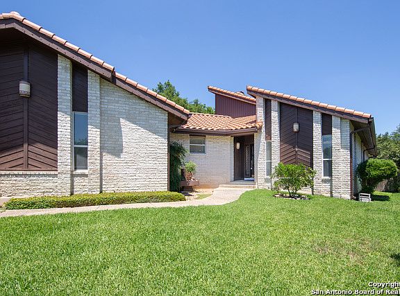 3rd image of 6230 Inverrary Dr