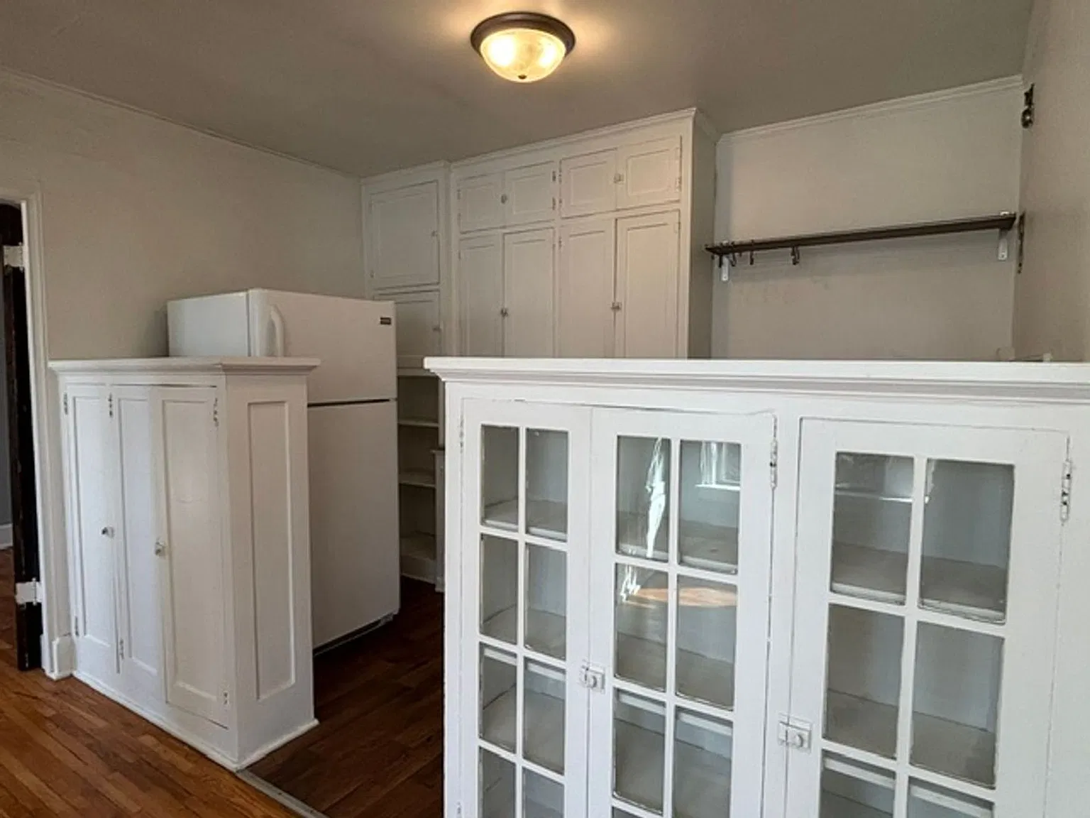 Available NOW! Adorable 1 BR/1 BA Apartment in a beautiful St. Paul Neighborhood! — Photo 3