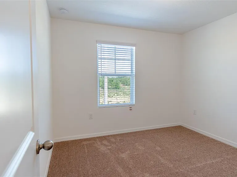 394 Madison Dr — Photo 17