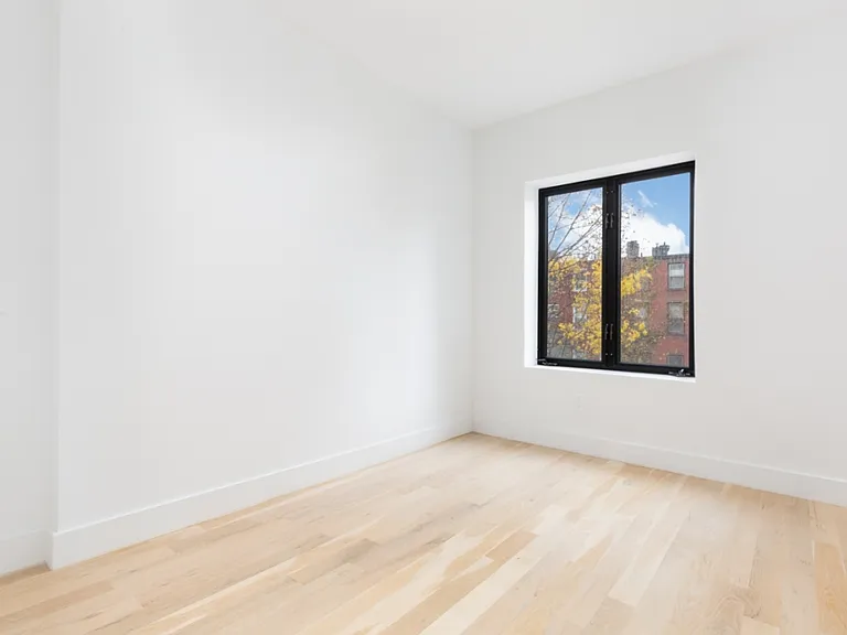 67 Jefferson Ave #2 — Photo 5