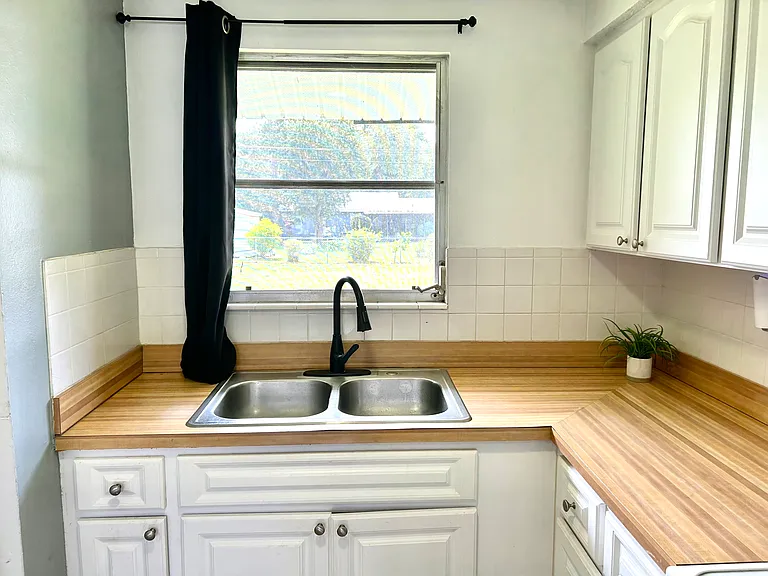 1057 Congress St — Photo 5