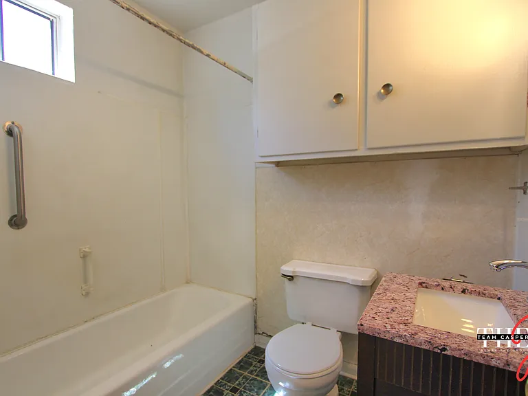1011 E B St #2 — Photo 3