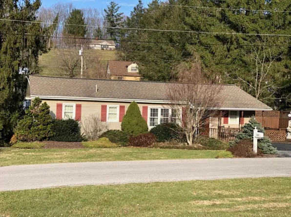 215 Valley St SE, Wise, VA 24293