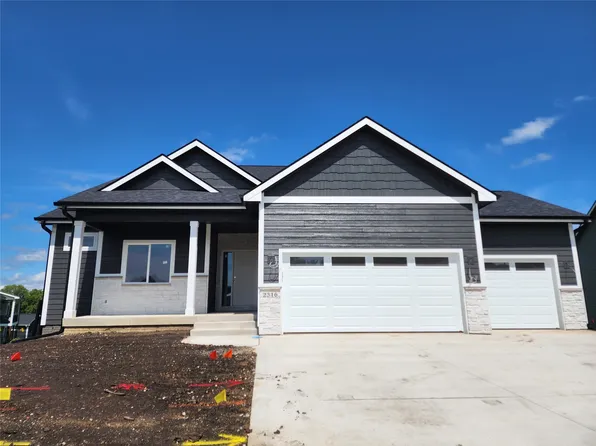 2316 N 8th St, Indianola, IA 50125