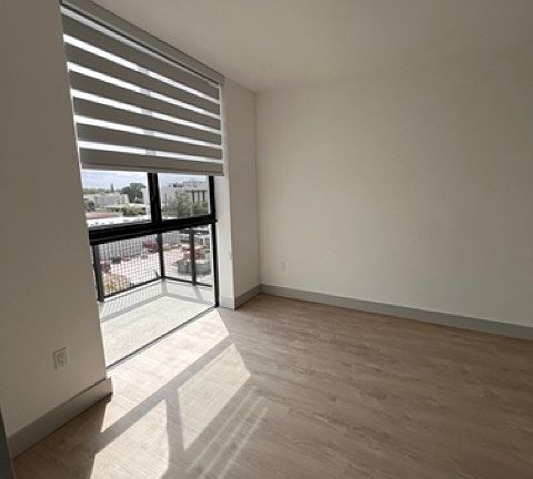 2nd image of 1055 NE 127th St #406