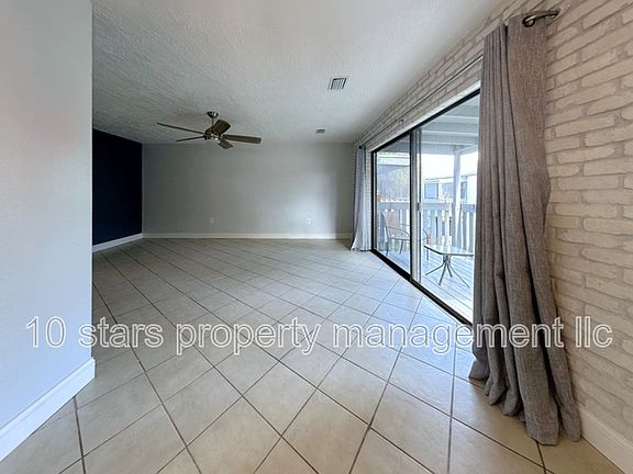4th image of 776 116th Ave N #11