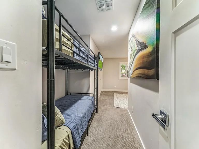 4623 E Earll Dr — Photo 14