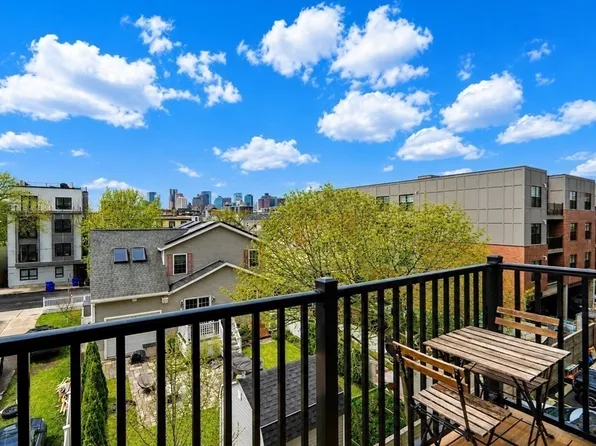 205 Maverick St #U308, Boston, MA 02128