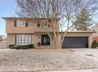 15691 Woodside St, Livonia, MI 48154