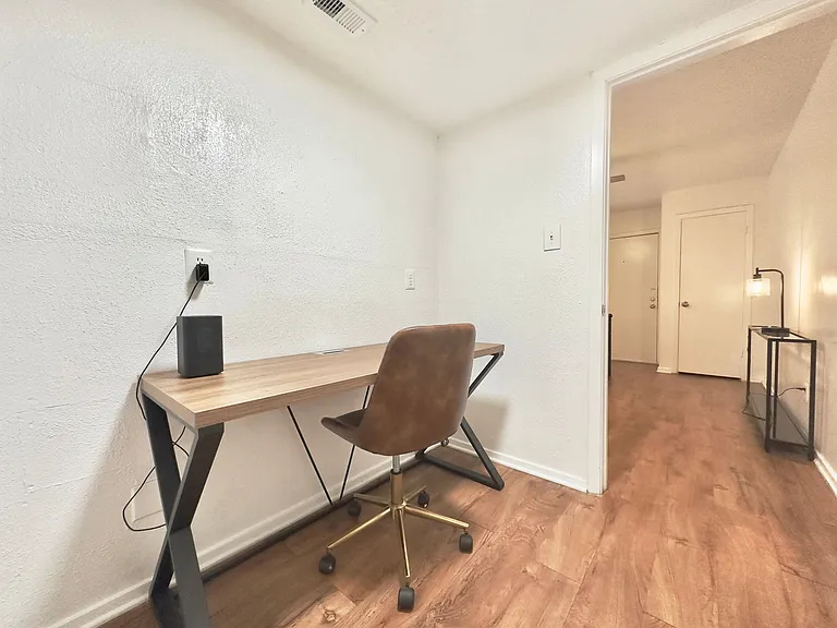 Marian Condos — Photo 12