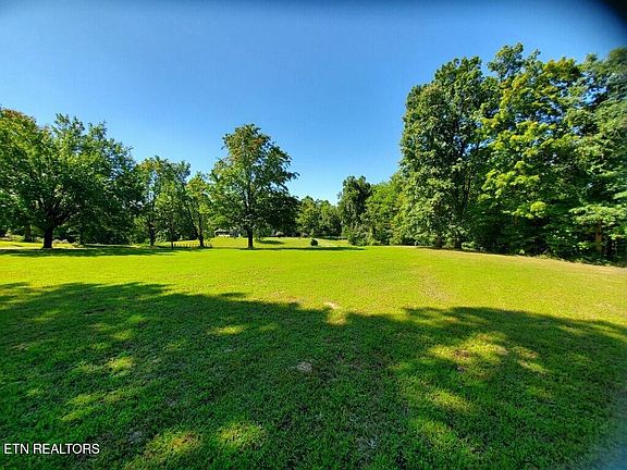 9th image of 439 Elvira Ln