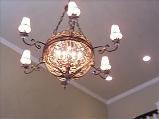 5th image of 918 Village Green Ave