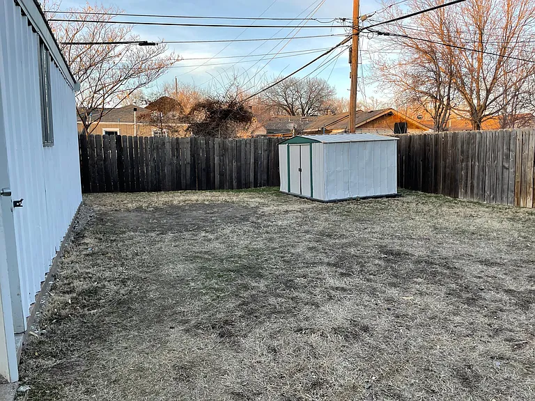 2404 W Rita St — Photo 3