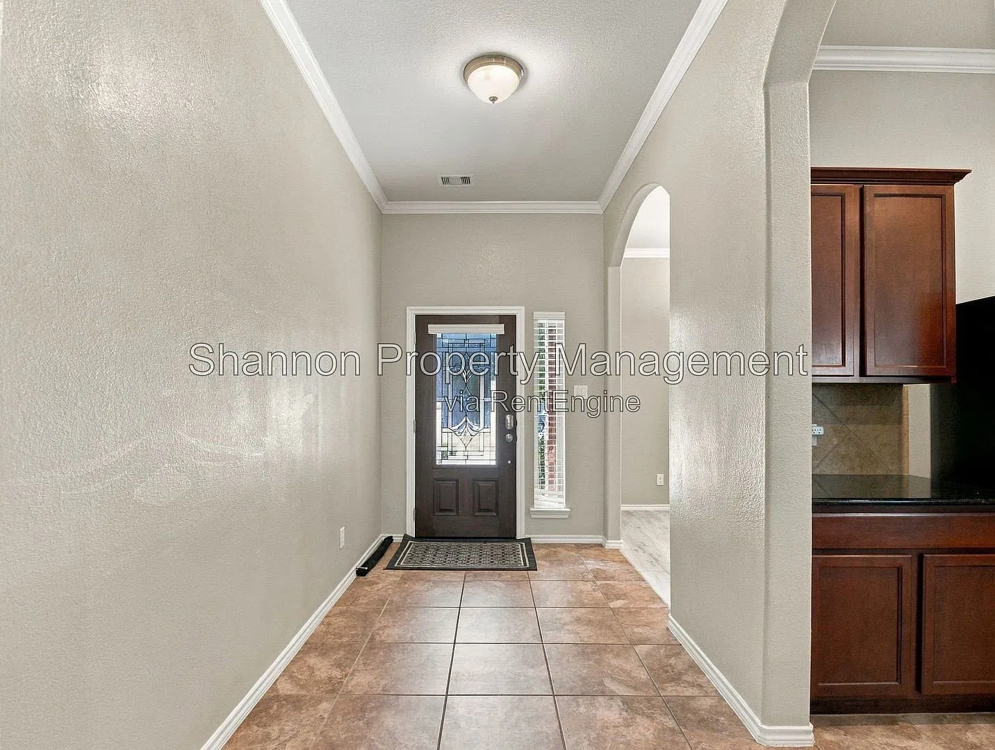 3 bed, 2.0 bath, 1724 sqft, $2,200 — Photo 4