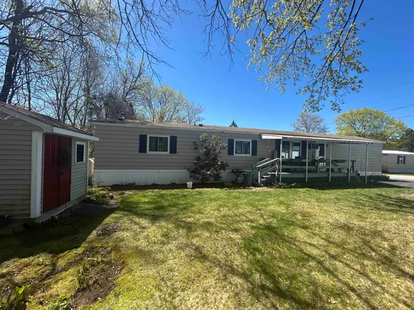 21 Pine Hill MH Park, Berwick, ME 03901