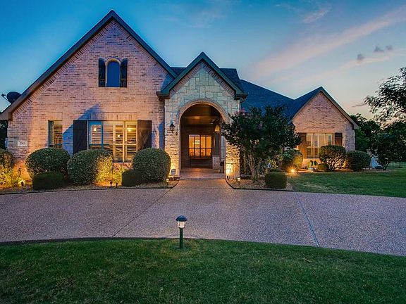 4th image of 205 Dumont Ct