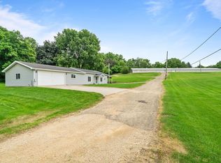 165 S Blackhawk Rd, Oregon, IL 61061