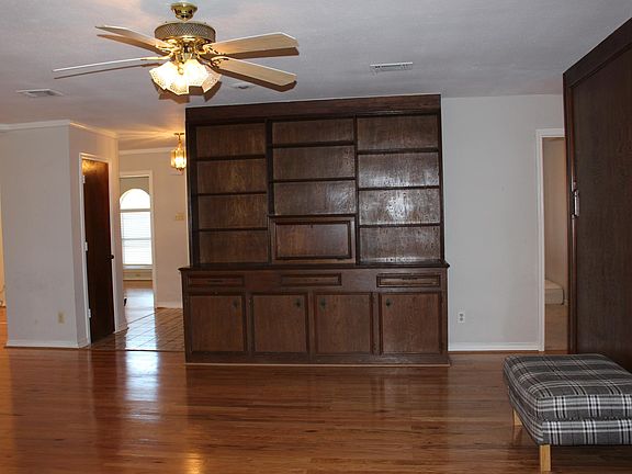 3rd image of 3502 University Dr