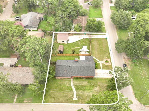 1703 N Roberson St, Conroe, TX 77301