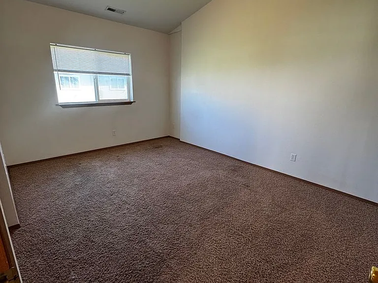 1208 W Malaga Ave — Photo 13
