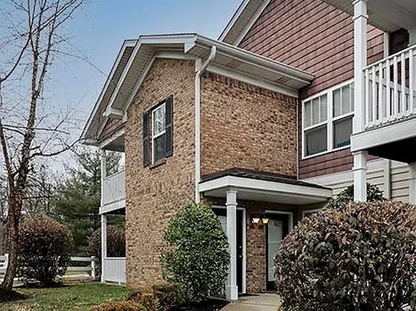 6520 Brook Bend Way Unit 200, Louisville, KY 40229