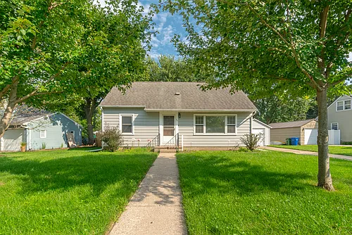 105 Sunset St Photo 1