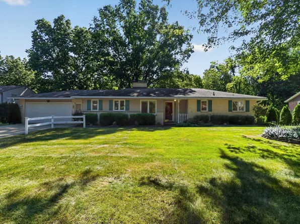 8047 Oak Hill Dr, Kalamazoo, MI 49009