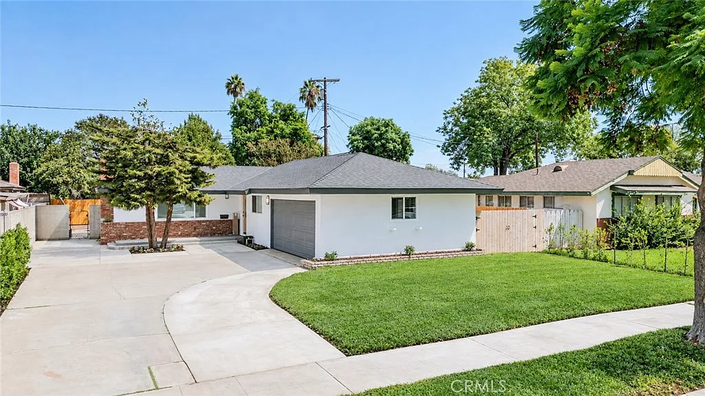 3 bed, 1141 sqft, $3,200 — Photo 1