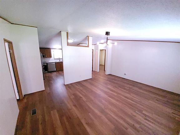 4th image of 346 Westchase