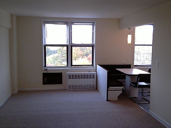 5th image of 7840 164th St APT 6C