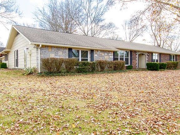 2nd image of 102 Brookhaven Trl