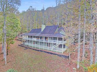 591 Walnut Mountain Rd, Rabun Gap, GA 30568