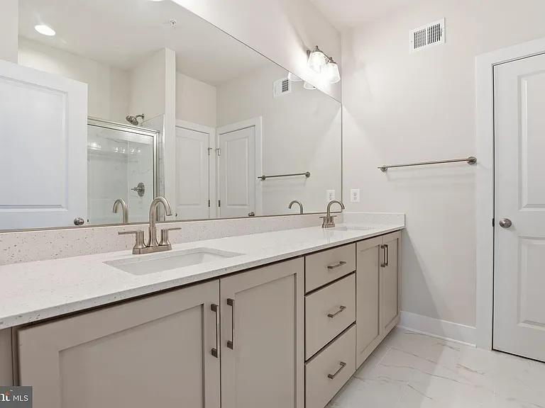 116 Crown St — Photo 19