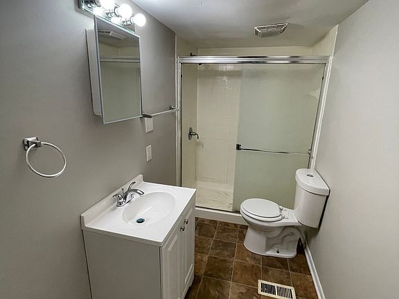 5th image of 2515 Schofield Ave