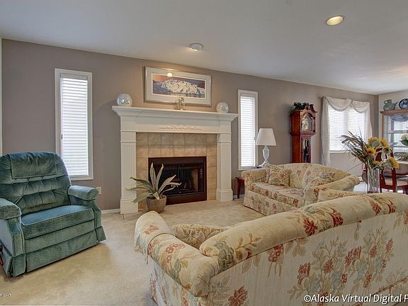 5th image of 4832 Hunter Dr