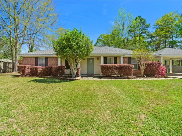 28 Oakwood Dr, Petal, MS 39465