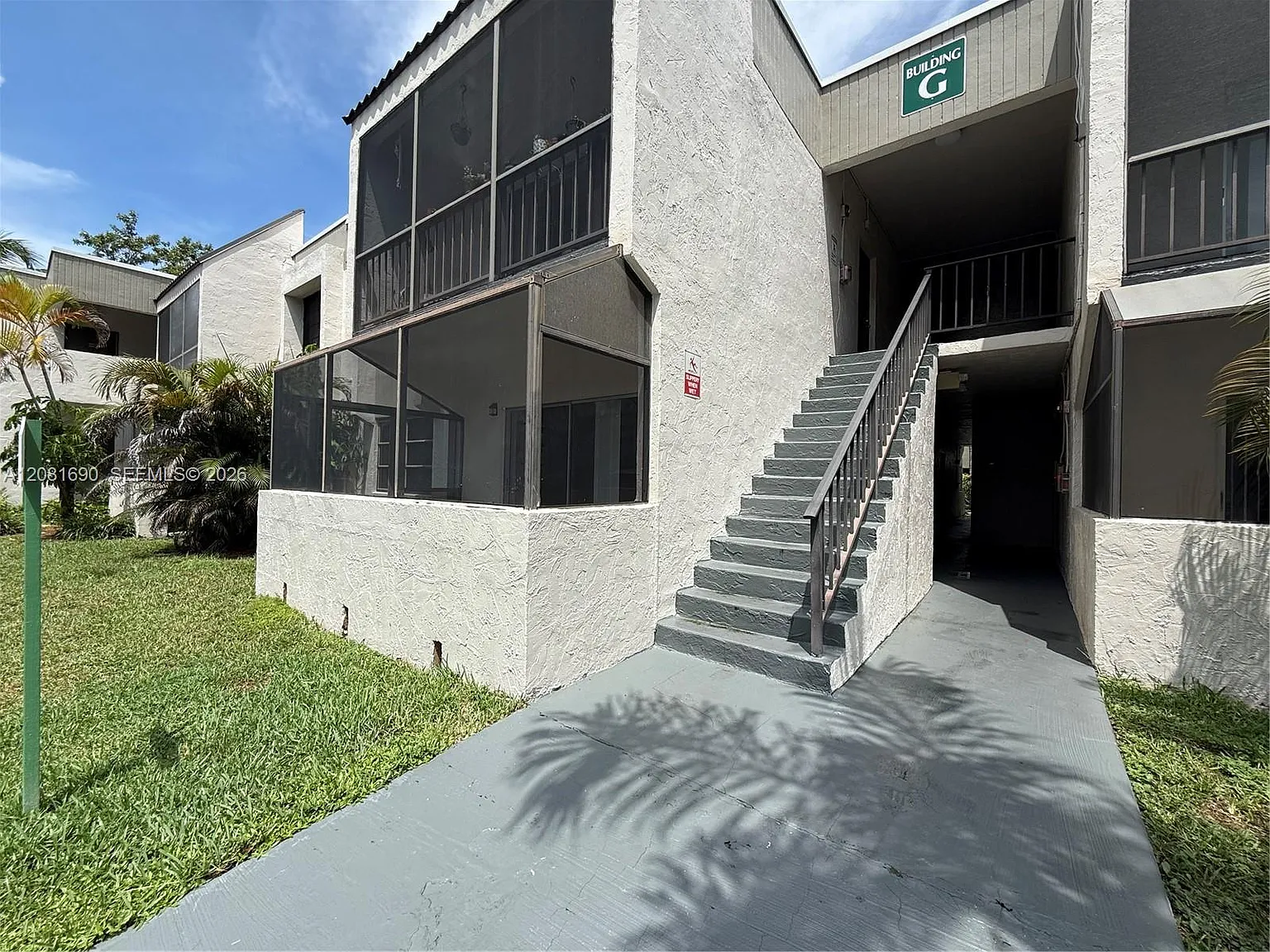 Venetian Palms Condo — Photo 2