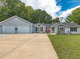 1830 Hawkins Pl, Fenton, MO 63026